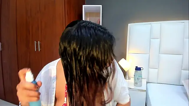 yeral2017 online show from November 28, 2025, 1:22 pm