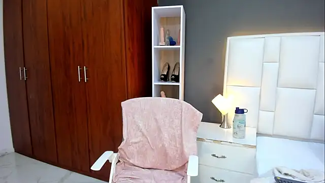 yeral2017 online show from November 29, 2025, 2:17 pm