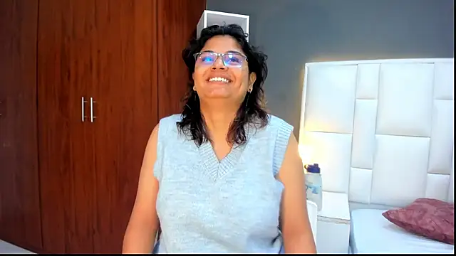 yeral2017 online show from April 15, 2026, 1:15 pm