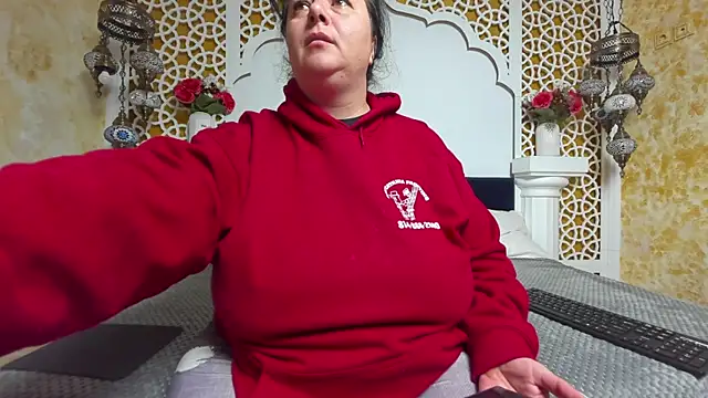 Snapshot of AleshaArabian chatting on October 21, 2025, 3:17 am AleshaArabian online show from October 21, 2025, 3:17 am