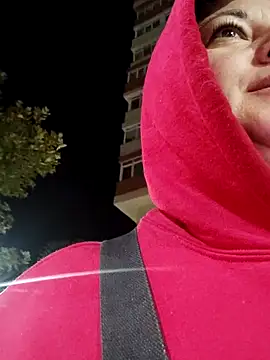 Snapshot of AleshaArabian chatting on October 20, 2025, 2:35 am AleshaArabian online show from October 20, 2025, 2:35 am