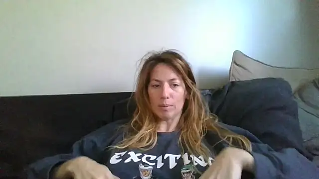 Rhodesxox online show from November 17, 2025, 7:18 pm
