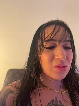 Snapshot of EmmyEvans1 chatting on May 15, 2026, 7:45 pm EmmyEvans1 online show from May 15, 2026, 7:45 pm