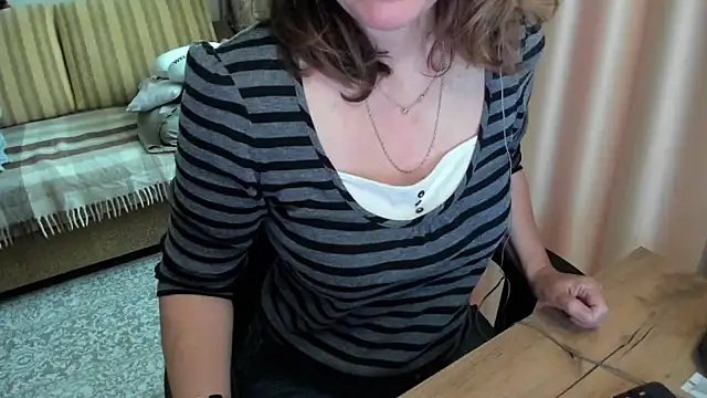 lauraoven online show from June 1, 2026, 7:30 am