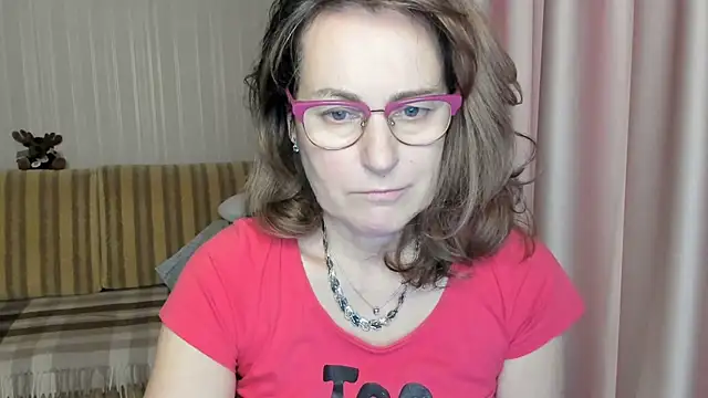 Snapshot of lauraoven chatting on March 17, 2025, 1:08 pm lauraoven online show from March 17, 2025, 1:08 pm