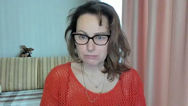 Snapshot of lauraoven chatting on March 3, 2025, 7:35 am lauraoven online show from March 3, 2025, 7:35 am