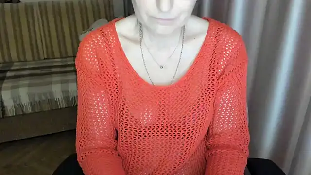Snapshot of lauraoven chatting on March 5, 2025, 2:45 pm lauraoven online show from March 5, 2025, 2:45 pm