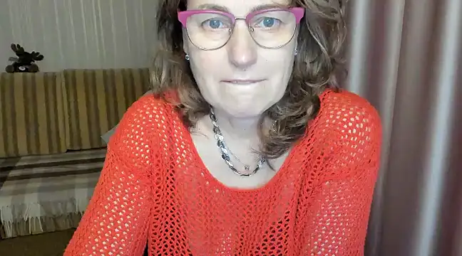 Snapshot of lauraoven chatting on March 16, 2025, 3:39 pm lauraoven online show from March 16, 2025, 3:39 pm