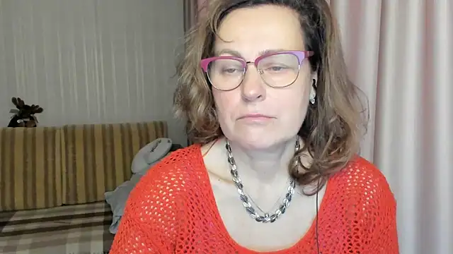 Snapshot of lauraoven chatting on March 9, 2025, 9:02 am lauraoven online show from March 9, 2025, 9:02 am