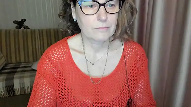 Snapshot of lauraoven chatting on March 5, 2025, 6:54 am lauraoven online show from March 5, 2025, 6:54 am