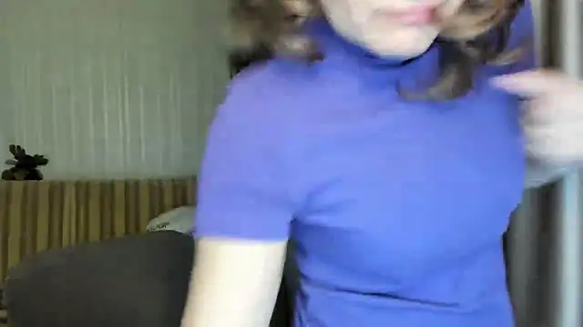 Snapshot of lauraoven chatting on February 22, 2025, 5:13 pm lauraoven online show from February 22, 2025, 5:13 pm