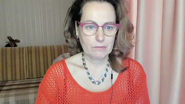 Snapshot of lauraoven chatting on March 11, 2025, 7:14 am lauraoven online show from March 11, 2025, 7:14 am