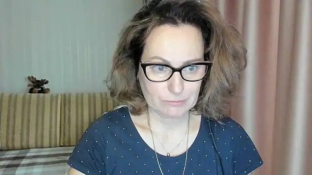 Snapshot of lauraoven chatting on March 1, 2025, 12:45 pm lauraoven online show from March 1, 2025, 12:45 pm