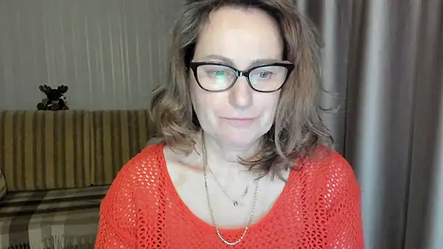 Snapshot of lauraoven chatting on March 2, 2025, 4:47 pm lauraoven online show from March 2, 2025, 4:47 pm