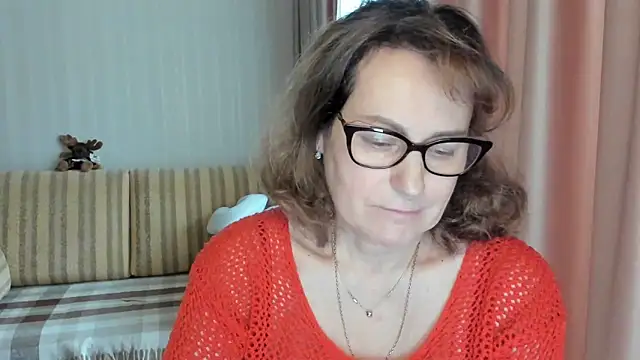 Snapshot of lauraoven chatting on March 2, 2025, 10:58 am lauraoven online show from March 2, 2025, 10:58 am