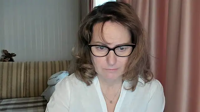 Snapshot of lauraoven chatting on February 23, 2025, 2:04 pm lauraoven online show from February 23, 2025, 2:04 pm
