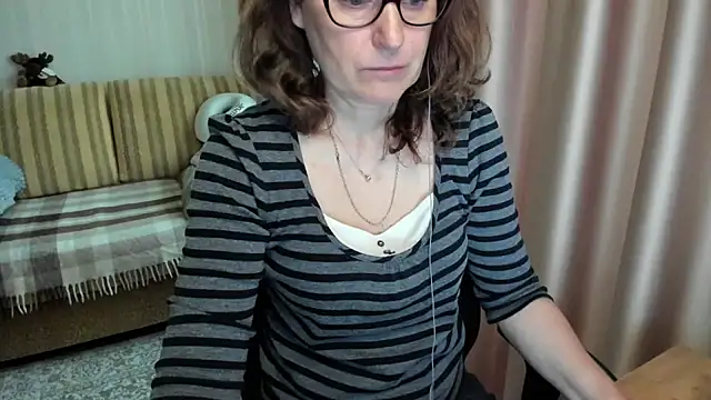 lauraoven online show from May 29, 2026, 7:14 am