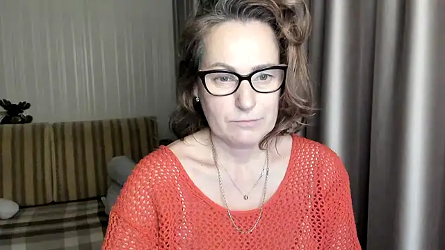 Snapshot of lauraoven chatting on February 8, 2025, 4:46 pm lauraoven online show from February 8, 2025, 4:46 pm