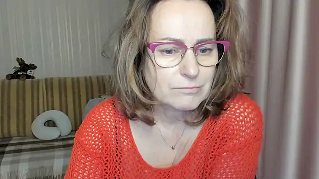 Snapshot of lauraoven chatting on March 20, 2025, 2:42 pm lauraoven online show from March 20, 2025, 2:42 pm