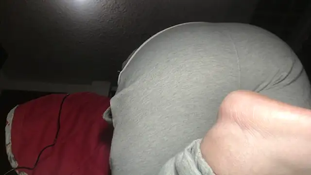 prettyangelsquirt online show from October 31, 2025, 11:44 pm