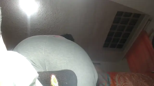 Snapshot of prettyangelsquirt chatting on March 27, 2026, 9:38 pm prettyangelsquirt online show from March 27, 2026, 9:38 pm