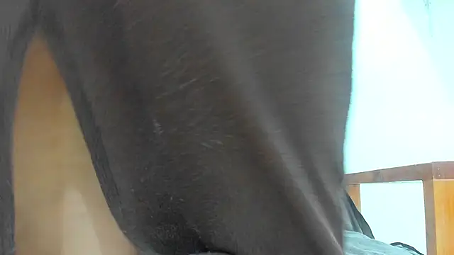 Snapshot of CurvyJules69 chatting on January 9, 2026, 2:18 am CurvyJules69 online show from January 9, 2026, 2:18 am