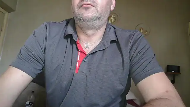 Snapshot of matrikes1 chatting on April 5, 2026, 8:54 am matrikes1 online show from April 5, 2026, 8:54 am