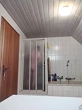 Snapshot of Kw8585kw chatting on February 16, 2025, 11:49 am Kw8585kw online show from February 16, 2025, 11:49 am