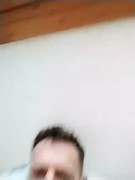 Snapshot of Kw8585kw chatting on January 29, 2025, 3:47 pm Kw8585kw online show from January 29, 2025, 3:47 pm