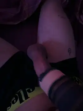 Snapshot of Giannis9806 chatting on March 5, 2025, 1:21 am Giannis9806 online show from March 5, 2025, 1:21 am