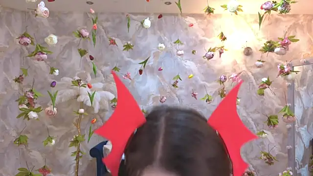 Snapshot of CloudGrace chatting on June 20, 2026, 6:24 pm CloudGrace online show from June 20, 2026, 6:24 pm
