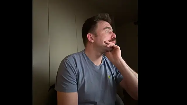 Snapshot of mrbigballs chatting on February 13, 2026, 10:10 pm mrbigballs online show from February 13, 2026, 10:10 pm