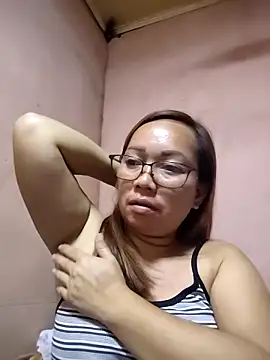 Snapshot of asianwet4u chatting on May 5, 2026, 5:05 pm asianwet4u online show from May 5, 2026, 5:05 pm