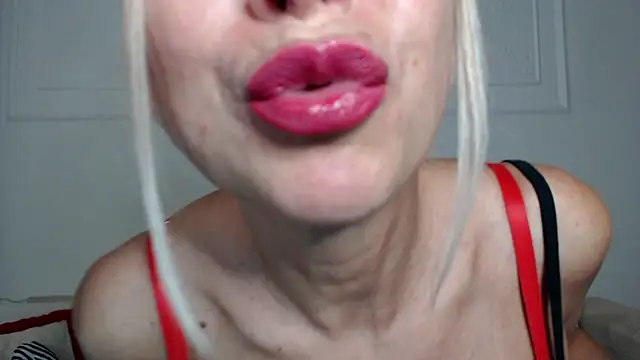 Snapshot of anastasiia1222 chatting on June 18, 2026, 6:35 pm anastasiia1222 online show from June 18, 2026, 6:35 pm