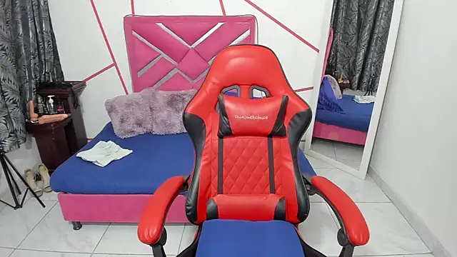 Snapshot of stNatashaBrunette chatting on October 18, 2025, 4:36 am stNatashaBrunette online show from October 18, 2025, 4:36 am