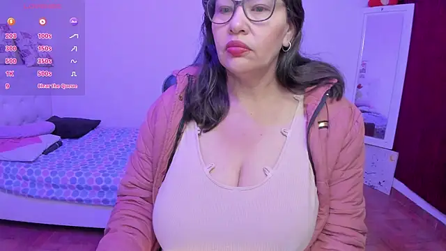 Snapshot of esmeralda_milf chatting on April 15, 2026, 1:04 pm esmeralda milf online show from April 15, 2026, 1:04 pm