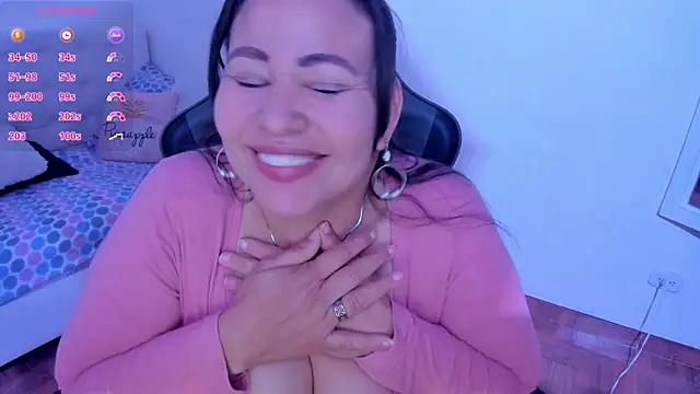 Snapshot of esmeralda_milf chatting on March 4, 2025, 9:00 pm esmeralda milf online show from March 4, 2025, 9:00 pm