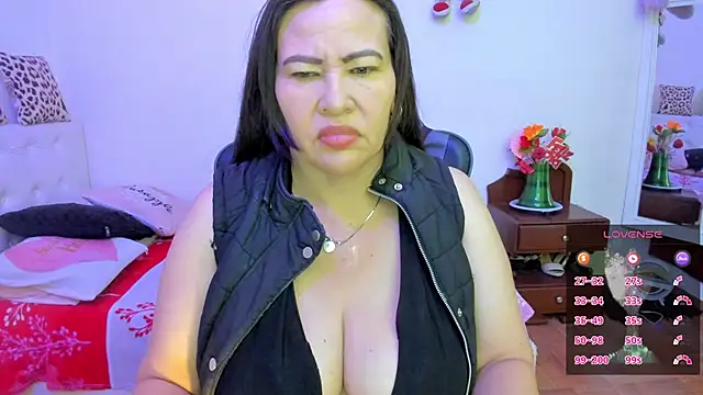 Snapshot of esmeralda_milf chatting on January 10, 2026, 7:09 pm esmeralda milf online show from January 10, 2026, 7:09 pm