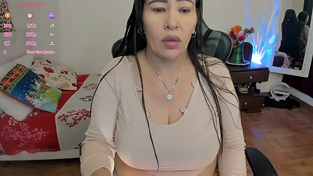 Snapshot of esmeralda_milf chatting on December 16, 2025, 7:29 pm esmeralda milf online show from December 16, 2025, 7:29 pm