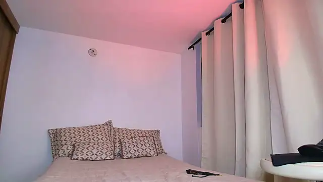 SARA TS FOX online show from April 2, 2026, 1:57 am