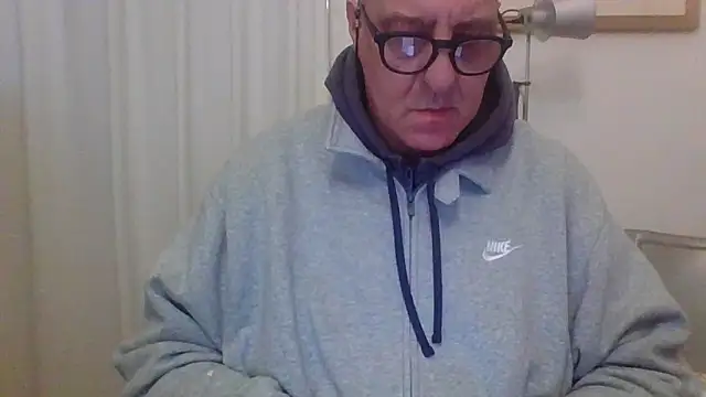 Snapshot of ANONIMO7735 chatting on April 2, 2026, 4:57 pm ANONIMO7735 online show from April 2, 2026, 4:57 pm