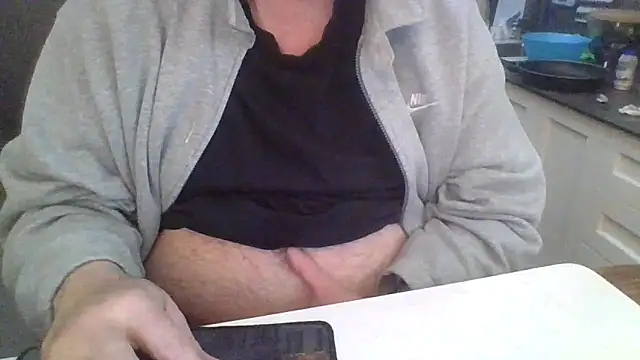 Snapshot of ANONIMO7735 chatting on April 12, 2026, 10:29 am ANONIMO7735 online show from April 12, 2026, 10:29 am