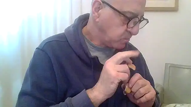 Snapshot of ANONIMO7735 chatting on February 15, 2026, 6:58 am ANONIMO7735 online show from February 15, 2026, 6:58 am