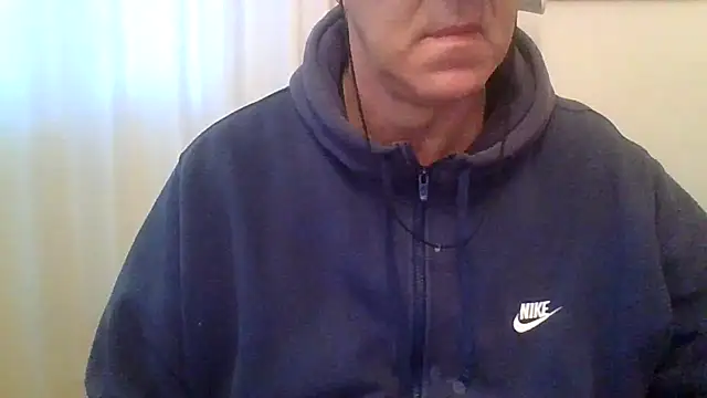 Snapshot of ANONIMO7735 chatting on December 17, 2025, 6:51 am ANONIMO7735 online show from December 17, 2025, 6:51 am