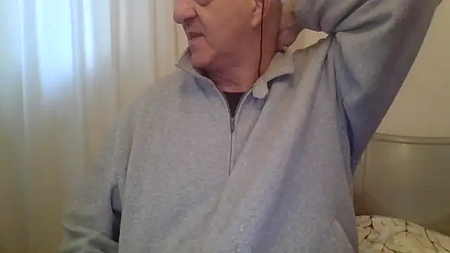 Snapshot of ANONIMO7735 chatting on February 9, 2026, 7:39 am ANONIMO7735 online show from February 9, 2026, 7:39 am