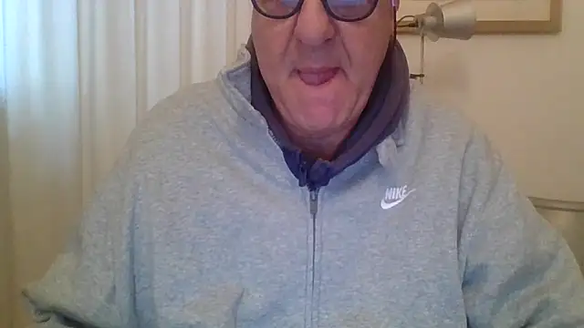 Snapshot of ANONIMO7735 chatting on April 1, 2026, 2:58 pm ANONIMO7735 online show from April 1, 2026, 2:58 pm