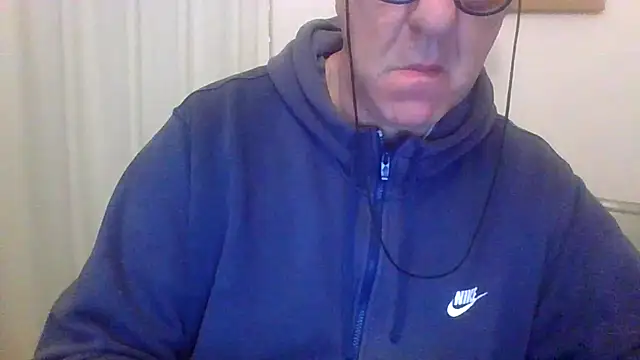 Snapshot of ANONIMO7735 chatting on April 4, 2026, 4:19 am ANONIMO7735 online show from April 4, 2026, 4:19 am