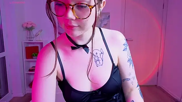 MilenaSaint online show from October 16, 2025, 4:59 pm