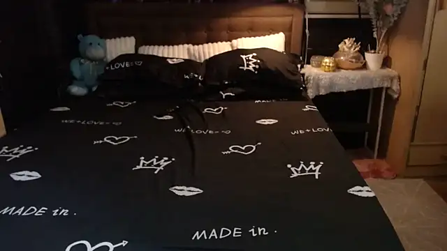 xheavenlytrans online show from February 18, 2026, 3:48 am