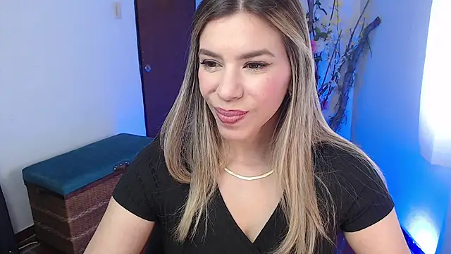 ms sofia x online show from December 19, 2025, 4:53 pm